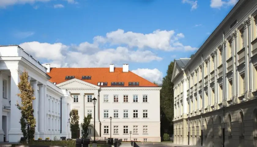 Informatyka na Uniwersytecie Warszawskim: co musisz wiedzieć o studiach