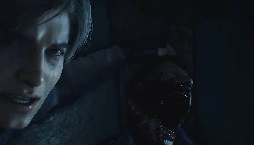 Leon walczy z potwornym zombie w mrocznej scenerii, typowej dla **gry o zombie**.