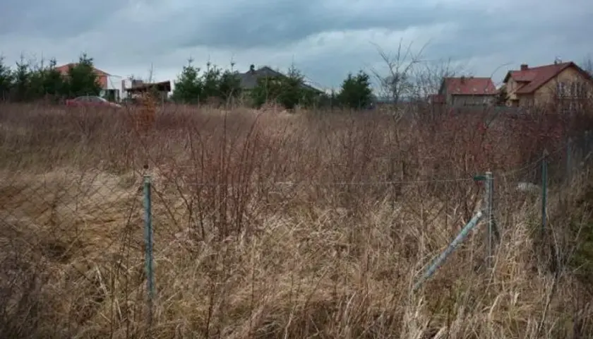 Kiedy gmina może przejąć nieruchomość? Prawa, odszkodowanie, obrona