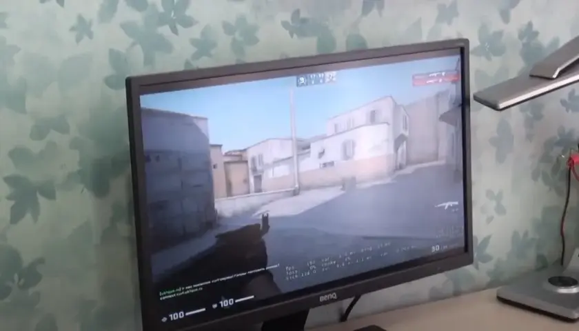 Jak rozciągnąć ekran na cały monitor i uniknąć czarnych pasków