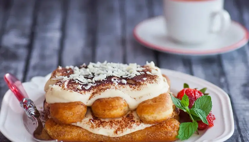 Jaka kawa do tiramisu? Odkryj sekrety idealnego smaku deseru
