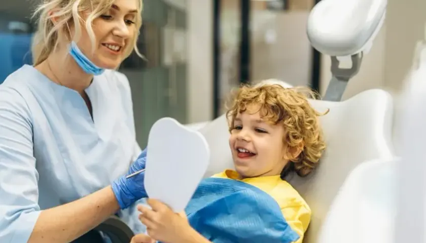 Kiedy z dzieckiem do dentysty? Ważne informacje dla rodziców