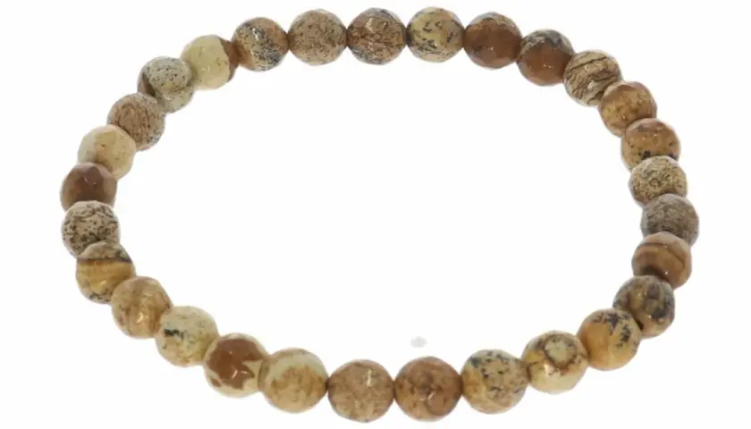Armband aus braunen und beigen Jaspis-Steinen, die wie ein Muster aussehen.