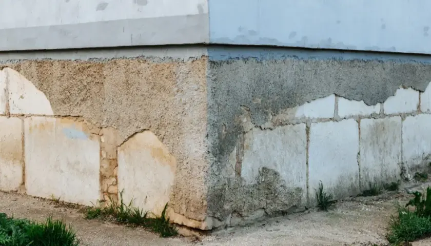 Comment isoler un mur en pierre humide et éviter des dégâts coûteux