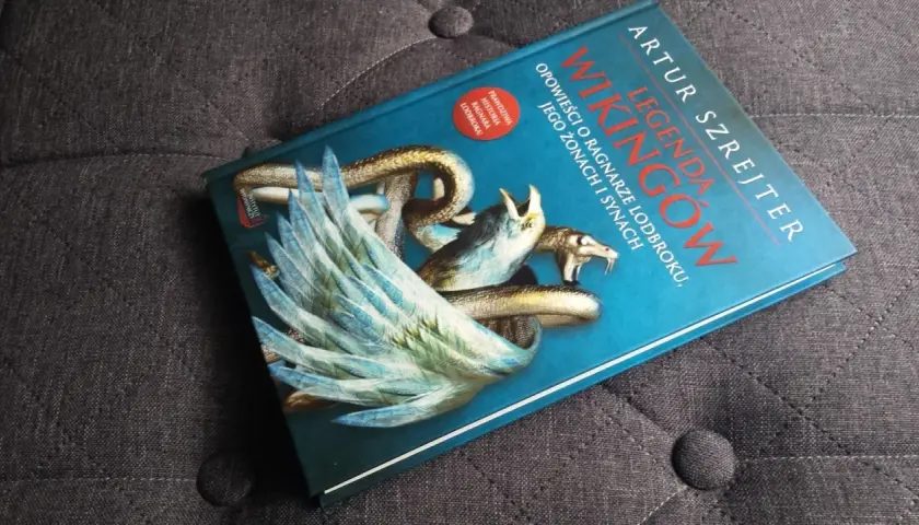 Książki o wikingach: "Legenda Wikingów" Artura Szrejtara z mitycznym stworzeniem na okładce.