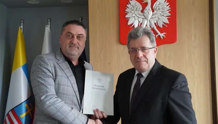 Kto powołuje kuratora oświaty? Poznaj kluczowe informacje i przepisy