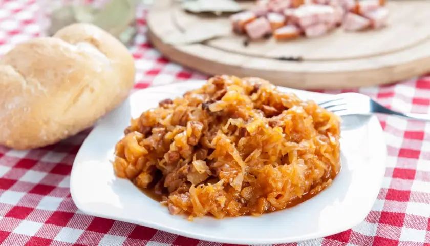 Jakie przyprawy do bigosu? Odkryj sekrety smaku tej potrawy