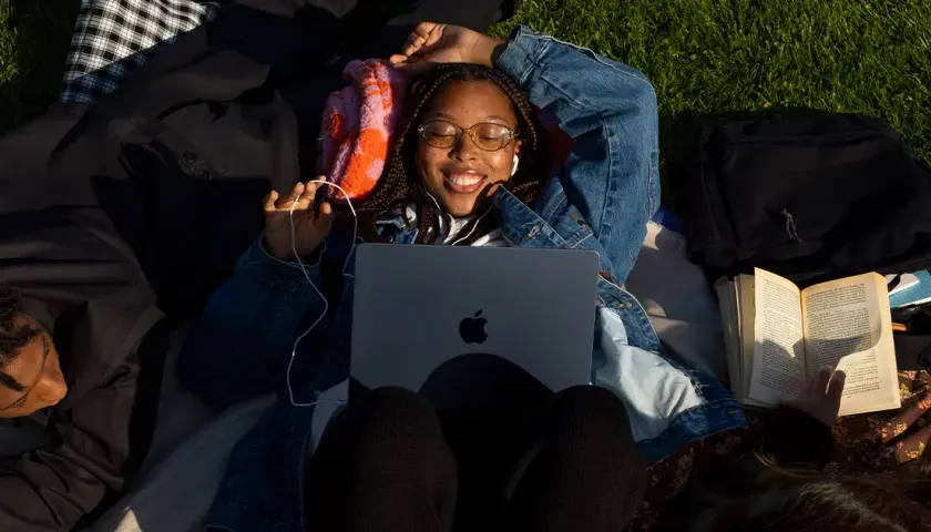 Ile wynosi zniżka edukacyjna Apple i jak ją uzyskać?