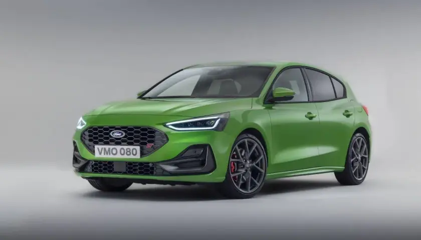 Ford Focus verde con motor 1.0 Ecoboost 125 CV. Opiniones sobre su rendimiento y eficiencia.