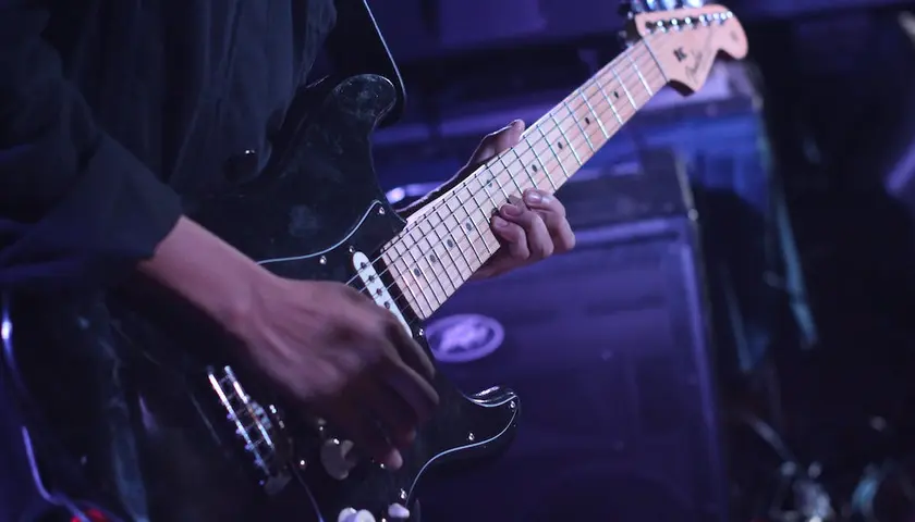  4 akordowa gitara dla początkujących! Gramy sto lat - kurs i nuty na gitarze krok po kroku