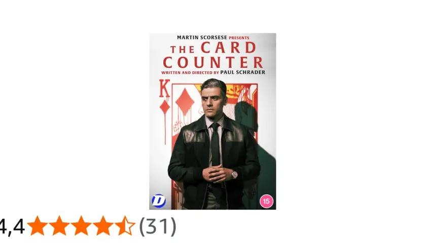 Oscar Isaac som the card counter, en man med en hemlighet, framför en stor spelkort.