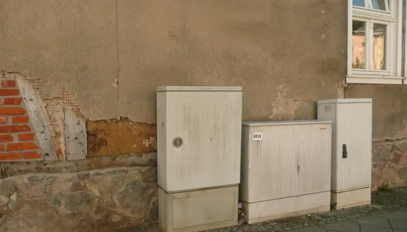 Czy można pomalować skrzynkę elektryczną? Sprawdź zasady i bezpieczeństwo