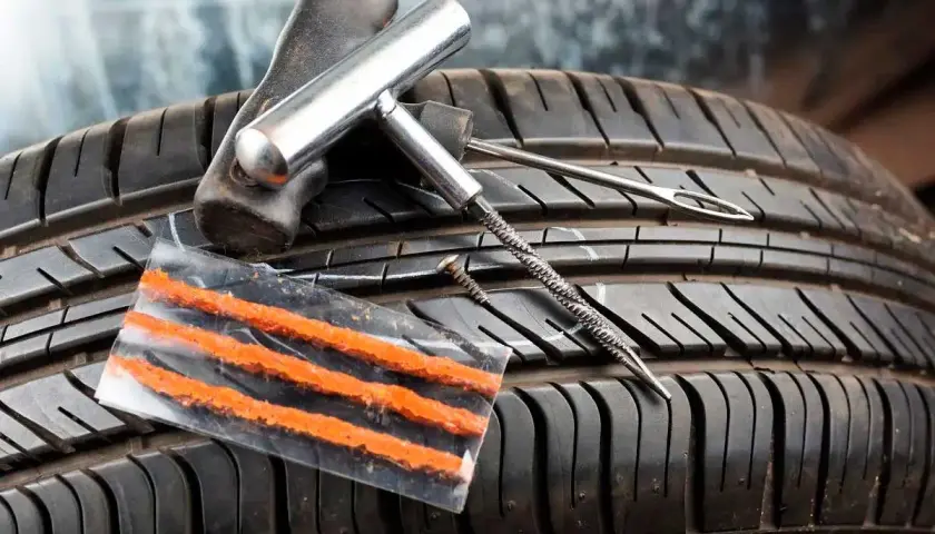 Kit para reparar pinchazos en neumáticos. Averigua cuanto cuesta arreglar un pinchazo con estas herramientas.