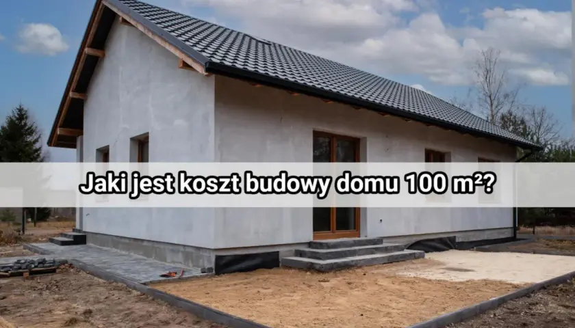 Budowa domu 100 m²: poznaj realny koszt. Nowy dom w stanie surowym, z dachem i oknami, czeka na wykończenie.