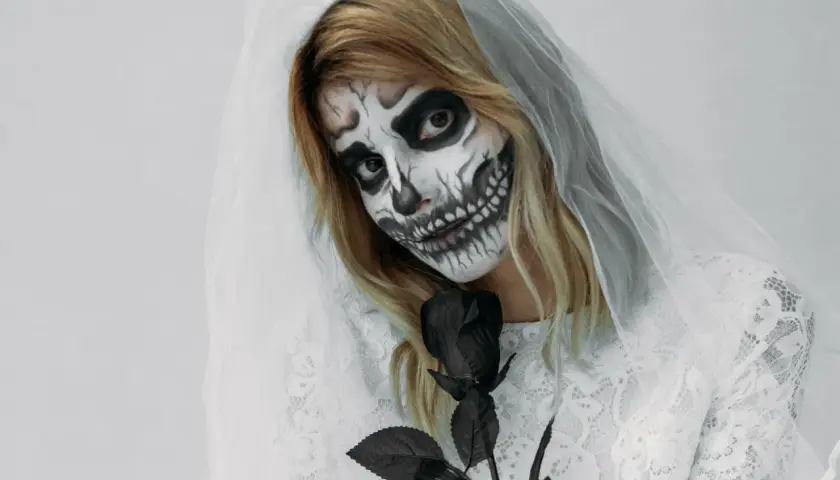 Horror Braut Make-up: Gruselige Looks Schritt für Schritt