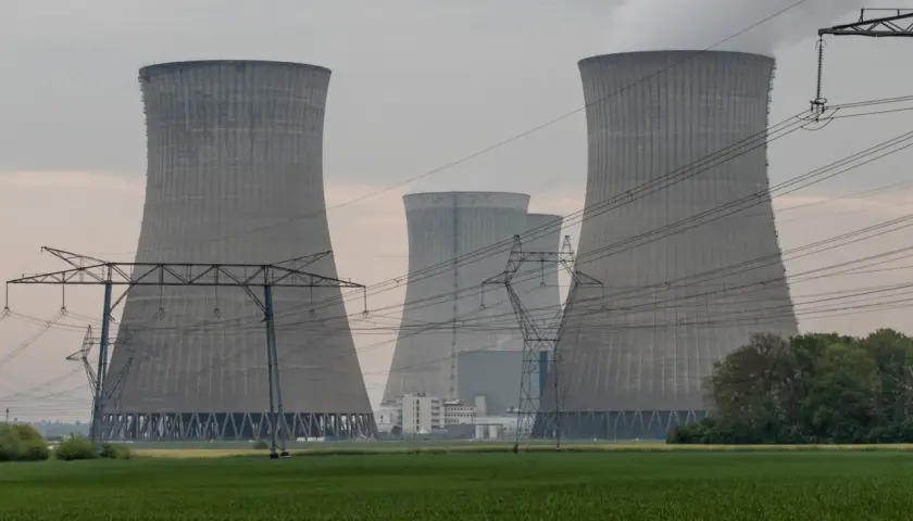 Kiedy zacznie działać elektrownia jądrowa w Polsce? Kluczowe daty i plany