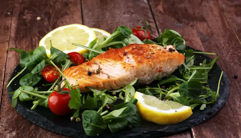 Z czym podawać łososia na obiad? Odkryj pyszne dodatki!