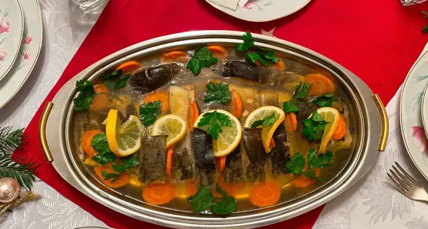 Jak zrobić karp w galarecie - prosty przepis na wigilijną potrawę