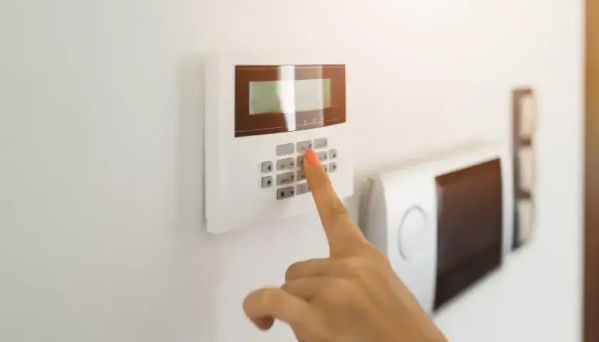 Alarm do mieszkania w bloku: Wybierz idealny system i zyskaj spokój