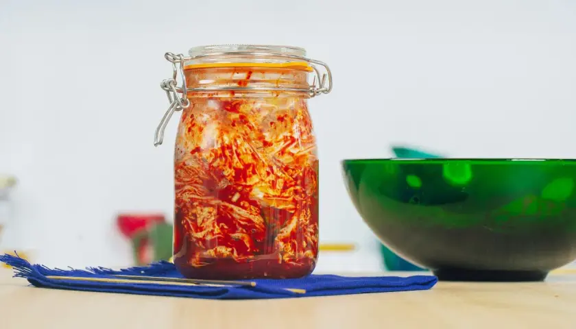 Jak długo można przechowywać kimchi, aby uniknąć zepsucia?