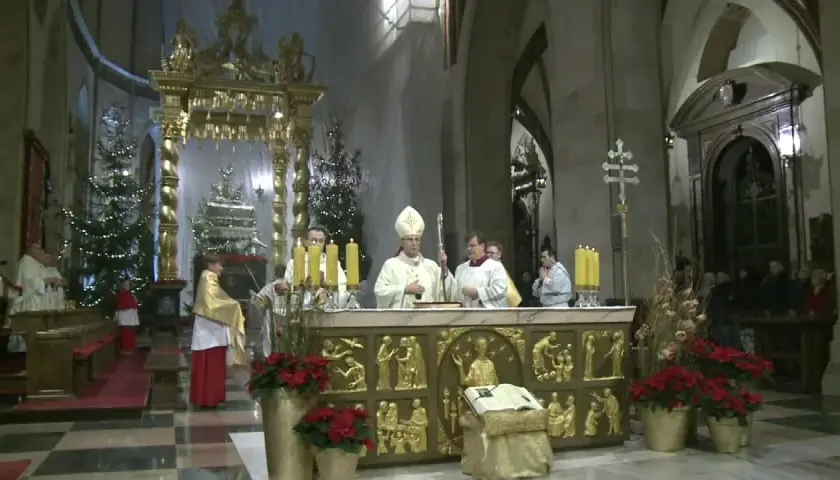 Czy pasterka liczy się jako msza bożonarodzeniowa? Sprawdź to!