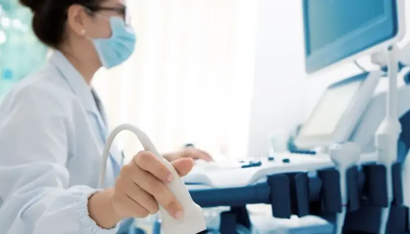 Jak wygląda badanie urologiczne mężczyzn? Obejrzyj film i dowiedz się więcej
