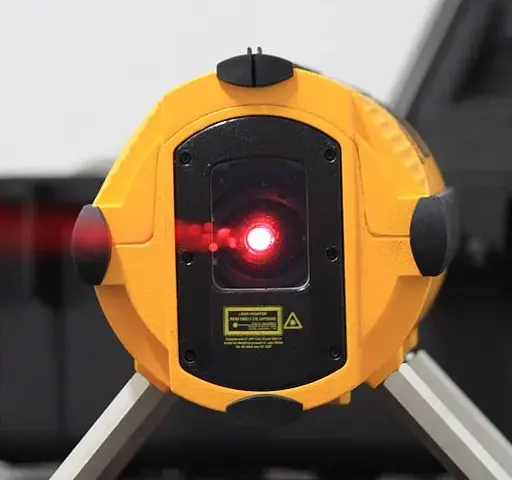 Poziomica laserowa Stanley czy Bosch - która jest lepsza dla Ciebie?