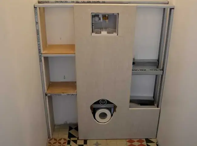 Construire un coffrage pour toilette suspendu : astuces et erreurs à éviter
