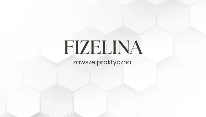 Fizelinę, czyli flizelinę, zawsze praktyczną, na tle białych heksagonów.