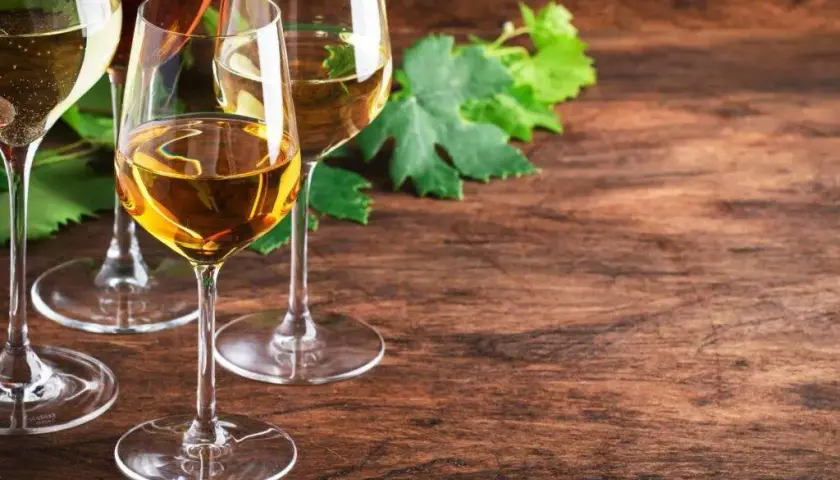Ile kalorii ma wino? Poznaj kaloryczność każdego rodzaju trunku