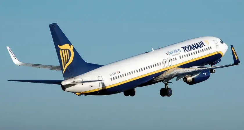 Z jaką prędkością leci samolot Ryanair? Zaskakujące fakty o lotach