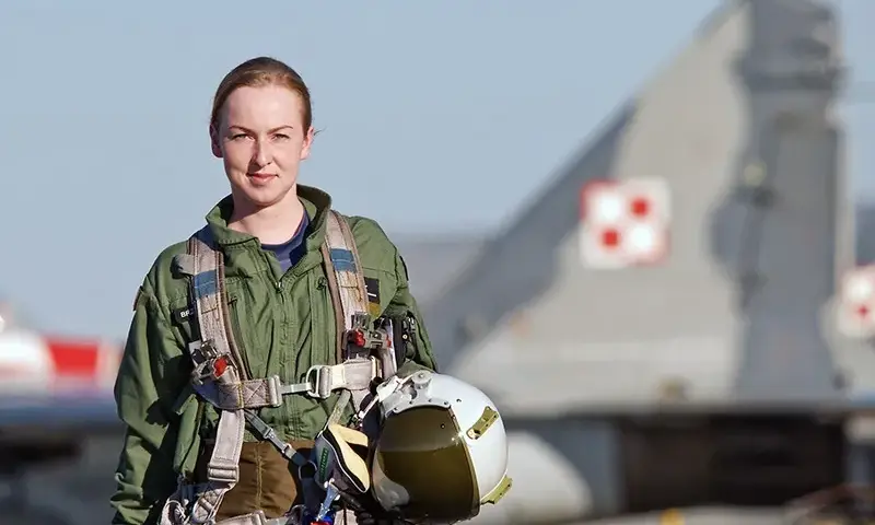 Żona Hołowni: poznaj prawdziwą twarz pilotki myśliwca MiG-29
