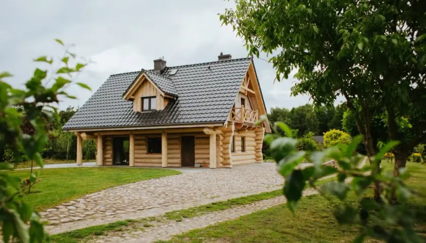 Dom nad łowiskiem - idealne miejsce na relaks w naturze z rodziną