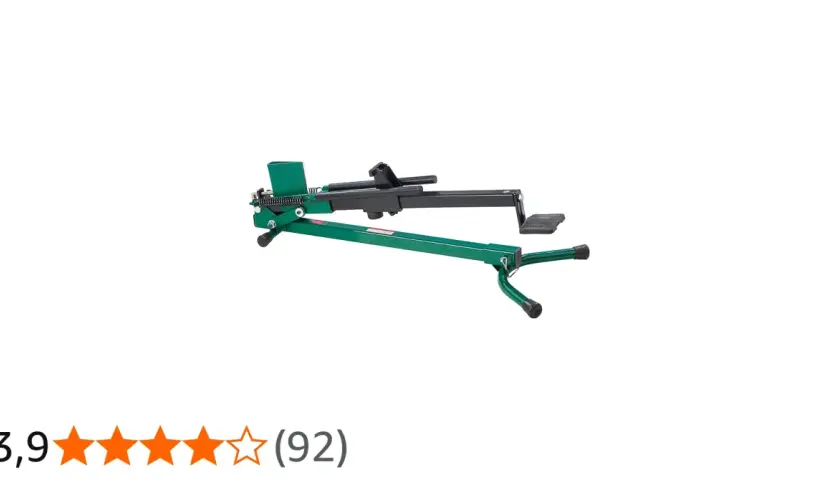Grüner mechanischer Holzspalter mit schwarzem Hebel und Fußpedal, bereit, Holz zu spalten.