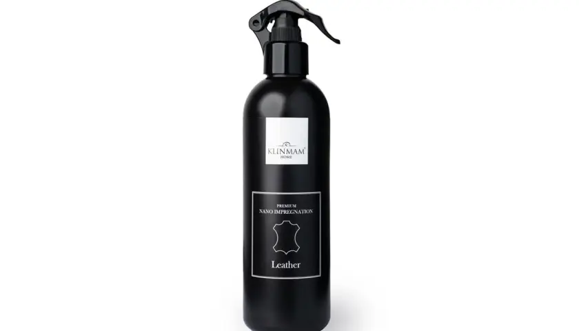 Czarny spray z etykietą "PREMIUM NANO IMPREGNATION Leather". Doskonały impregnat do skóry naturalnej, chroniący przed wilgocią.