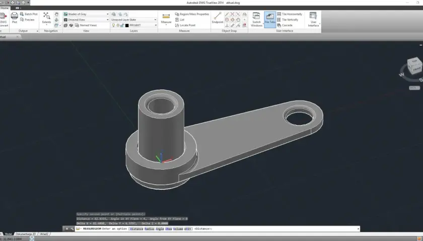 Model 3D elementu mechanicznego w formacie dwg. Widoczny jest cylinder połączony z płaskim ramieniem z otworem.