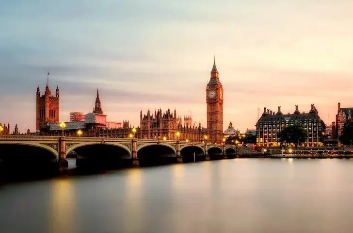 Podróż do UK po Brexicie: co wolno wwozić do Anglii? Sprawdź limity!