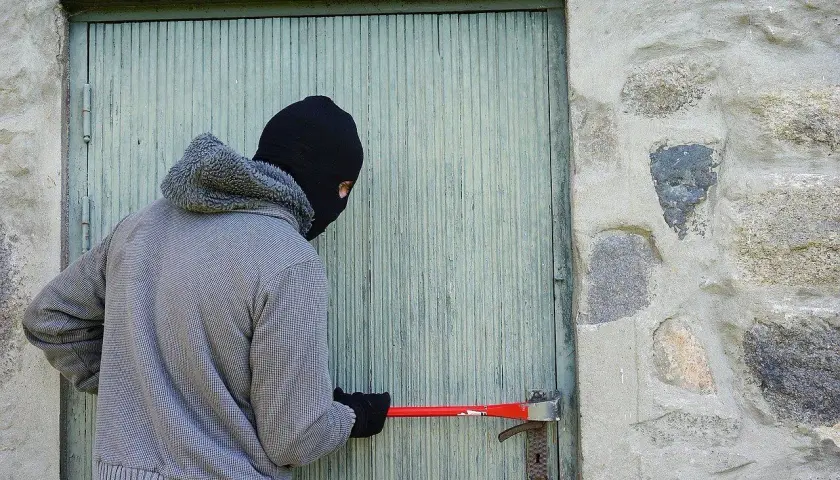 Sennik kradzież pieniędzy i dokumentów - co zwiastuje taki sen w życiu