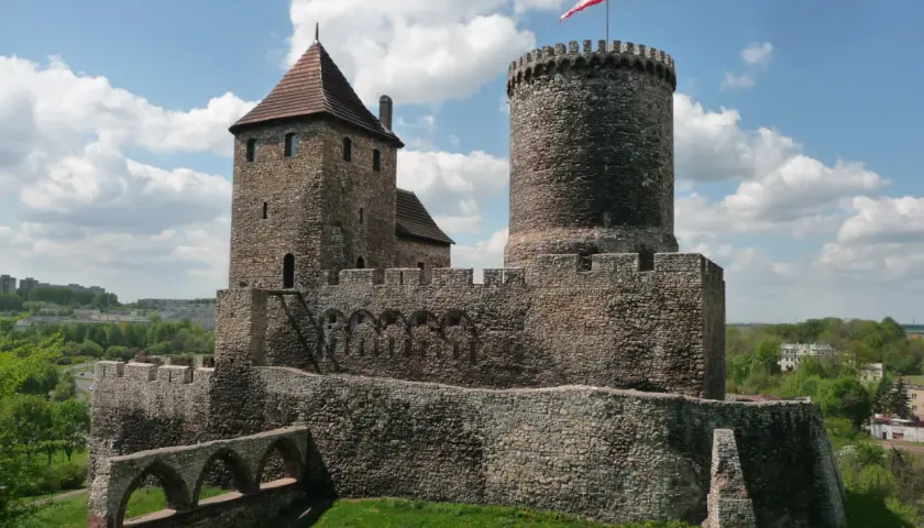 Zamek w Będzinie: Fascynująca historia i tajemnice średniowiecznej warowni