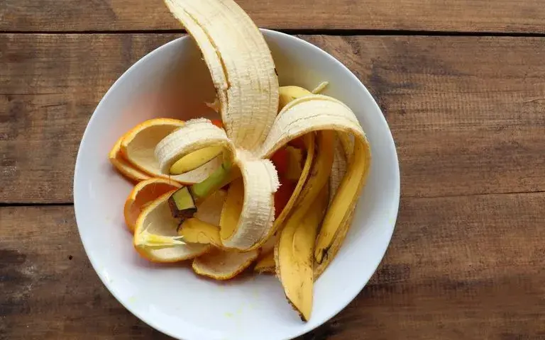 Nawóz z banana do jakich kwiatów – odkryj, które rośliny zyskają najwięcej
