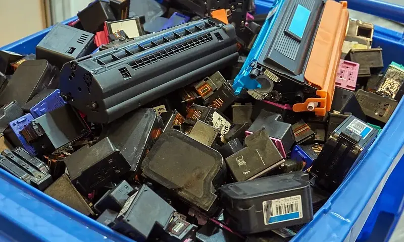 Zużyty toner - gdzie wyrzucić? Ekologiczna utylizacja krok po kroku