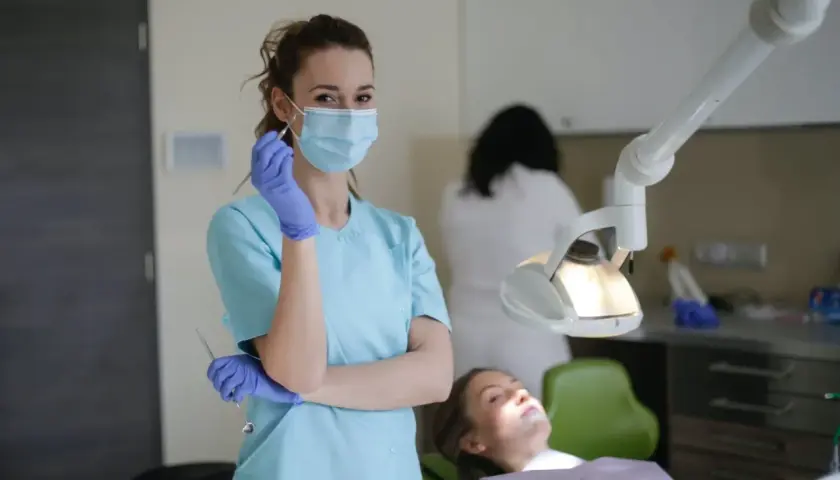 Czy dentysta może wystawić zwolnienie? Warunki i Twoje prawa!