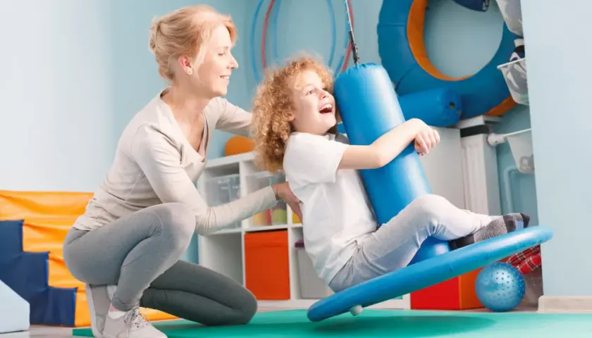 Integracja sensoryczna: Jak pomóc dziecku? Domowe ćwiczenia SI