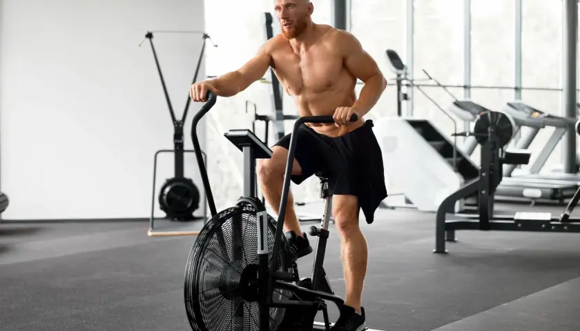 Ile cardio w tygodniu? Stwórz plan: redukcja, zdrowie, mięśnie