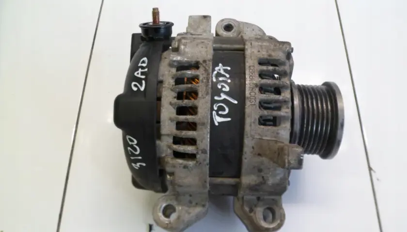 Jak wyjąć alternator w Toyocie Avensis T25 - uniknij kosztownych błędów