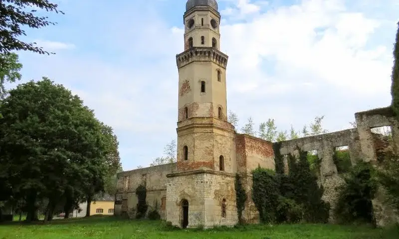 Zamek w Strzelcach Opolskich: historia, ruiny i tajemnice miejsca