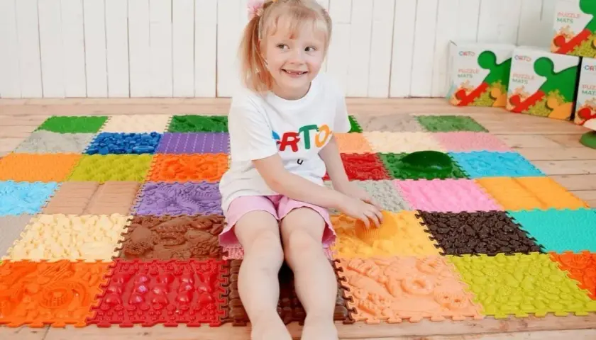 Mata sensoryczna dla niemowlaka: Przewodnik po świadomym wyborze