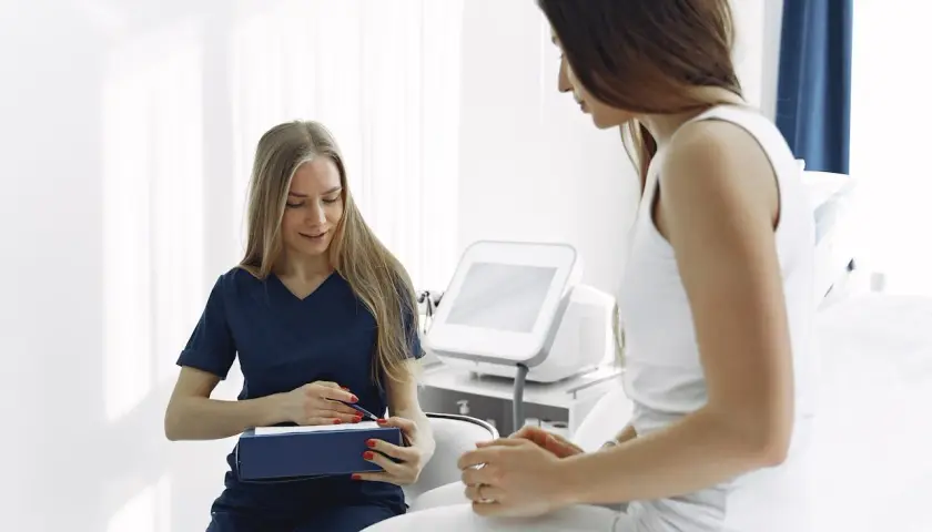 Zwolnienie po łyżeczkowaniu: Ile trwa L4? Prawa po poronieniu