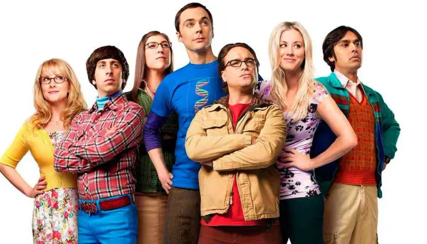 Hela rollistan i The Big Bang Theory samlad. Från vänster: Bernadette, Howard, Amy, Sheldon, Leonard, Penny och Raj.