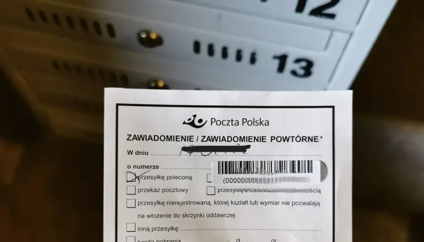 Awizo 7 dni od Poczty Polskiej. Zawiadomienie o przesyłce poleconej, która czeka na odbiór.